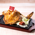 料理メニュー写真&nbsp;清流若どり 骨付きモモ一本焼き　特製辛味噌