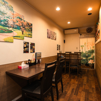 明るい雰囲気の店内は、お食事や気軽な飲み会にも◎