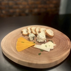 チーズの盛り合わせ4種