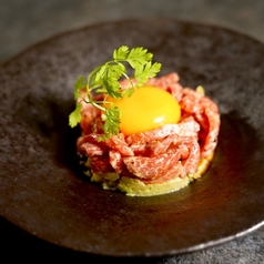 国産牛とアボカドのミルフィーユユッケ