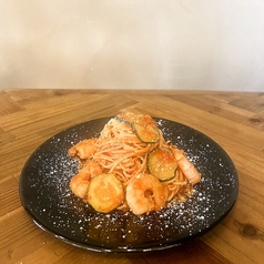 海老とズッキーニのアラビアータ