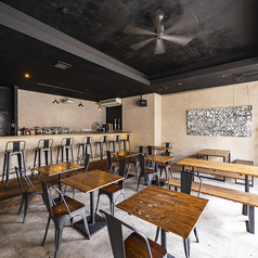 飲み放題プランや女性に嬉しいデザート(ティラミスなど)も洗練されたモダンな空間でお楽しみ頂けます。