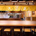 【天ぷら 久正】 テーブル席の他に、カウンター席もご用意しております。1人でしっぽり飲みたい方や、デートにおすすめです♪