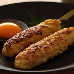 阿波尾鶏つくね串の卵黄添え(二本)