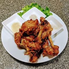 若鳥の骨付き唐揚げ