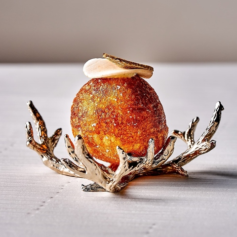 池尻大橋と三軒茶屋駅の間、三宿通りにオープン。独創的な料理をご堪能いただけます。