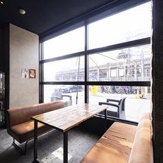 飲み放題プランや女性に嬉しいデザート(ティラミスなど)も洗練されたモダンな空間でお楽しみ頂けます。