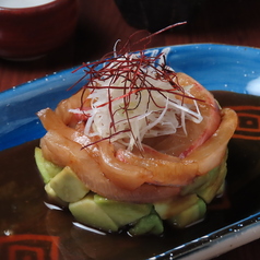 海鮮とアボカドのユッケ風