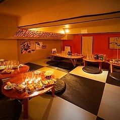 歓送迎会や各種ご宴会などの団体様も大歓迎!10名様以上でB1Fフロア貸切、 20名様以上で2Fフロア貸切を承ります♪プライベート感確保出来ちゃいます!お気軽にお問い合わせください。