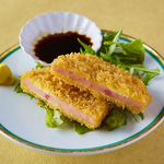 お酒と相性の良い一品料理も種類豊富にご用意◎その日の気分やお腹の空き具合に合わせてお楽しみあれ