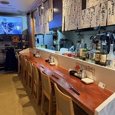 カウンター席は全6席のご用意。