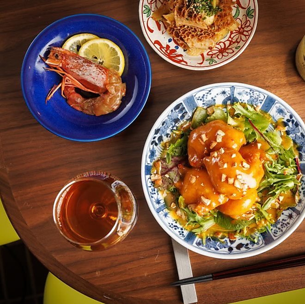 少量多皿で提供しているため、複数の料理が何種類も楽しめます◎色々な味を少しずつお楽しみください