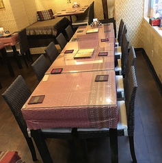 ７～１０名様対応のテーブル