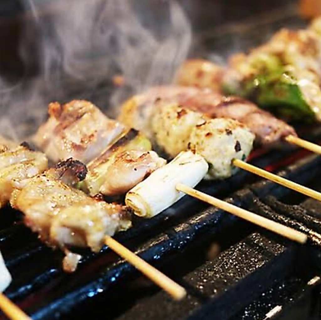 ぷりっぷりの噛み応えに加え、炭火焼きが素材の旨みを最大限に引き出し、ついついお酒が進みます！