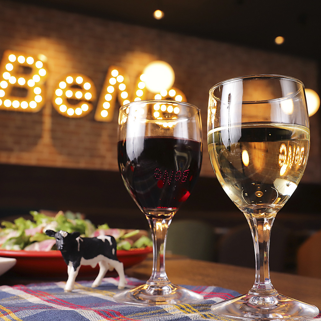 【ドリンク】ワインはもちろんフルーツどっさりサワーなど、ついつい飲みたくなるお酒もございます♪