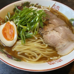 【販売中】焼き鳥屋さんの本気の中華そば●中華そば　800円●濃口中華そば　920円　