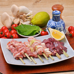 ねぎま・もも・ずり・肝など定番の部位から、野菜串・創作串まで幅広くご用意しております。