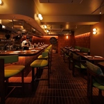 【恵比寿駅】落ち着いたカウンター席、テーブル席でこだわりの中華料理をお楽しみください♪