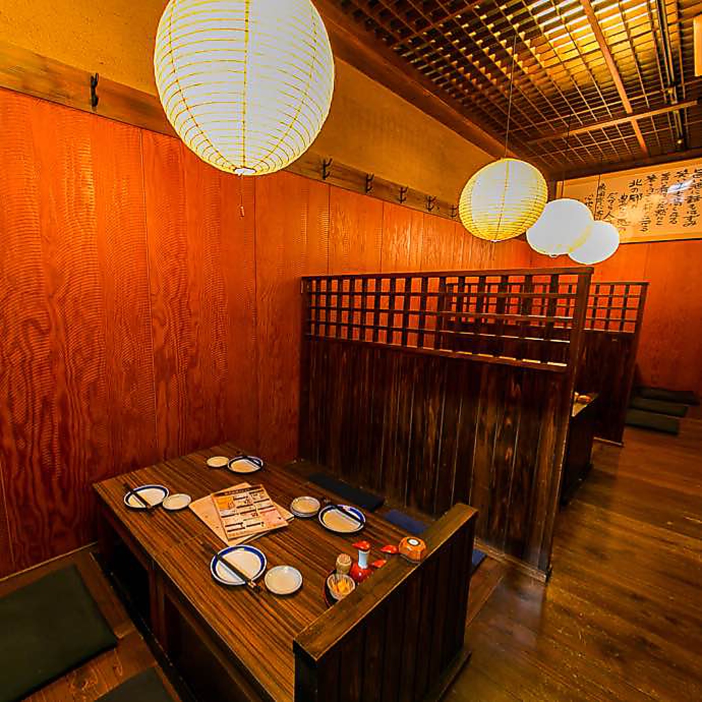 隣のお客様が気にならない店内★