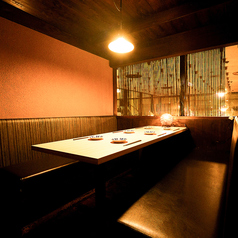 柔らかな間接照明を使った部屋など、心和む演出にも気を配っています。喫煙可(個室のみに分煙にてOK)紙たばこOK）