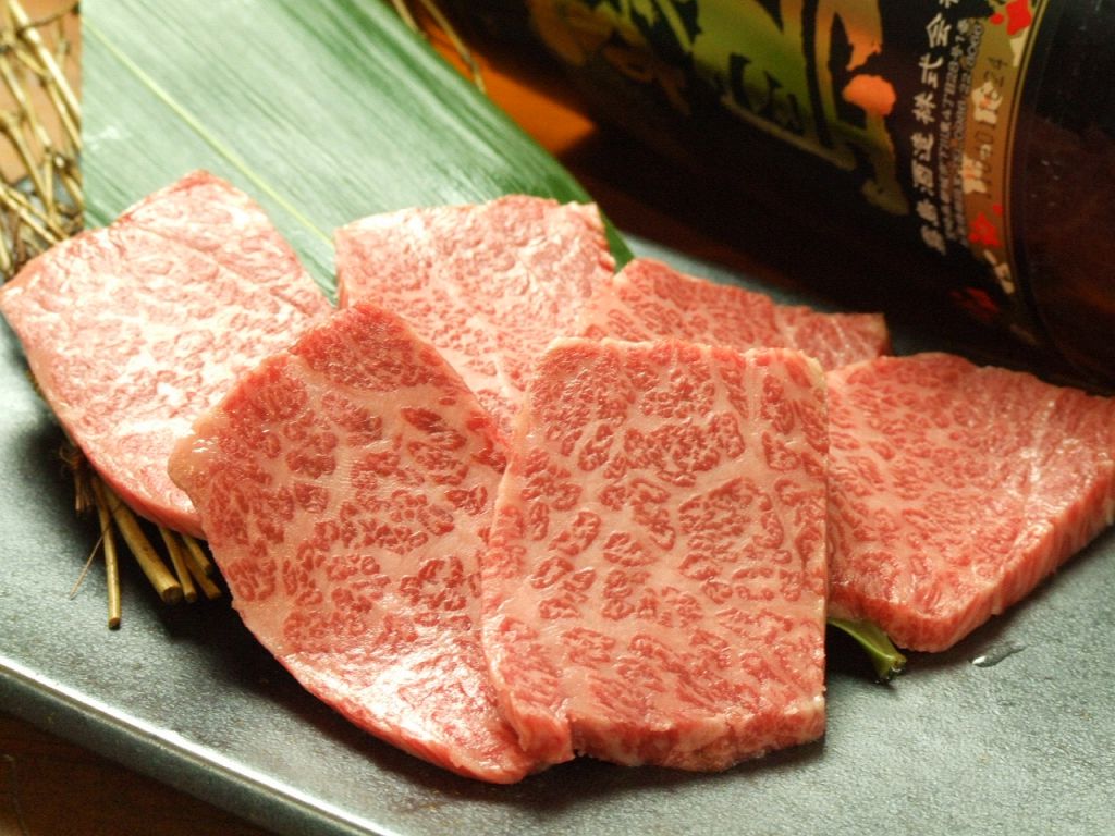 今月の一押しは、とろけるように柔らかな『ハネシタ』！一頭からごくわずかしか取れない貴重なお肉★