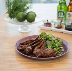 手羽先のスパイシー黒胡椒揚げ(3本)