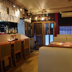 6名様掛けの広めのソファ席を全3卓ご用意。