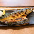 料理メニュー写真&nbsp;ジャンボとろサバの塩焼き　１本焼き