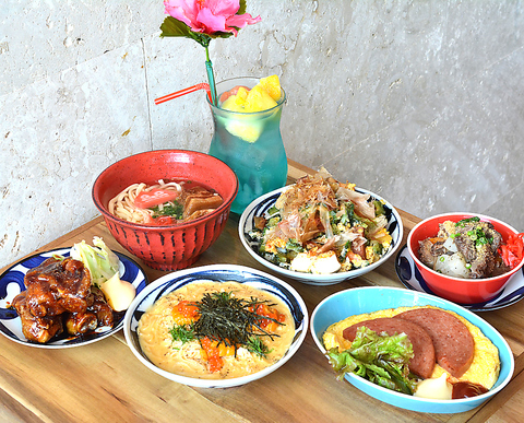 チャンプルーやラフテー、海ブドウ等沖縄料理が目白押し！リーズナブルに楽しめます！