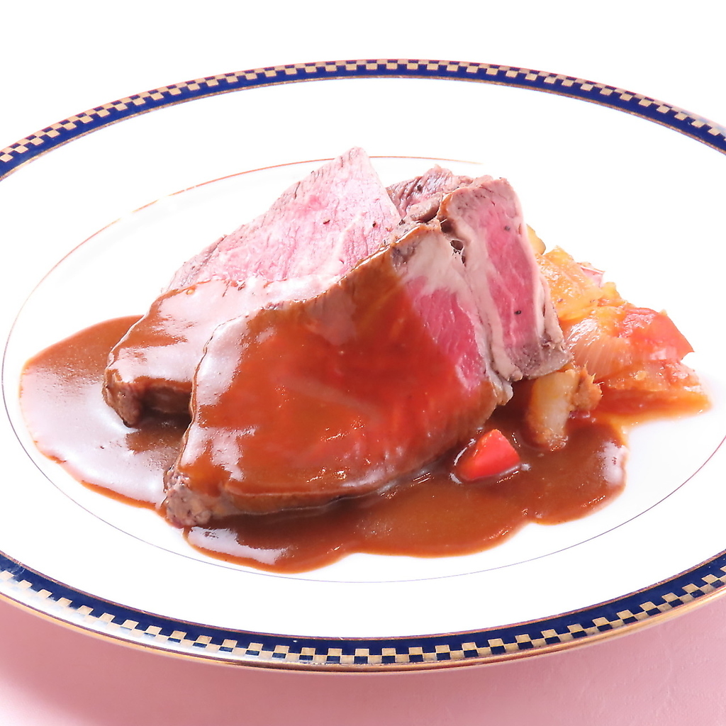 お肉料理は特に味に定評があります！！柔らかいお肉を是非ご賞味ください☆