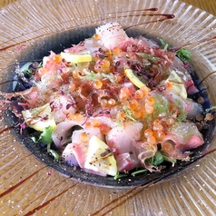 カルパッチョ大（4～5人前）4400円・中3300円（3～4人前）・小2200円（1～2人前）※写真はイメージです。