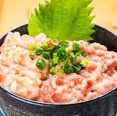 サーモンたたきとねぎとろ丼