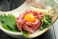 料理メニュー写真&nbsp;[限定品]和牛タンユッケ