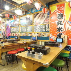 テーブルでワイワイ楽しめる浜焼き☆貝やエビなどお好きなものをお楽しみください！皆さんで焼けば、盛り上がること間違いなしです！