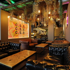 世界各国から厳選して取り揃えたフレーバーを種類豊富に取り揃えております。ノンニコチンのフレーバーもございますので、どなた様でもお気軽にシーシャをお楽しみいただけます。フレーバーの選択に迷いましたらお気軽にスタッフまでお声がけください。