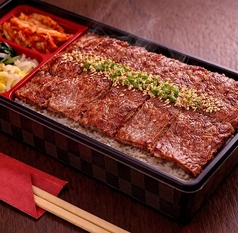 肉酒場也 なり 池袋西口のおすすめテイクアウト1