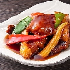 厚切り肉の本格酢豚