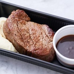 牛フィレ肉のステーキ　