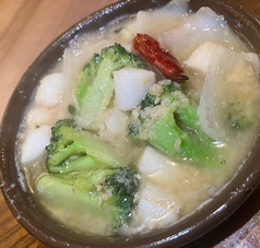 小柱とブロッコリーのアヒージョ