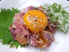 鶏ももユッケ