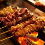当店の自慢の焼き鳥は、毎日丁寧に一本一本店内で仕込んでいます。自慢の焼き鳥を食べ放題で！