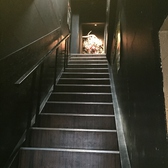 2階のお座敷席への階段です。昇り降りの際はお気を付けください。