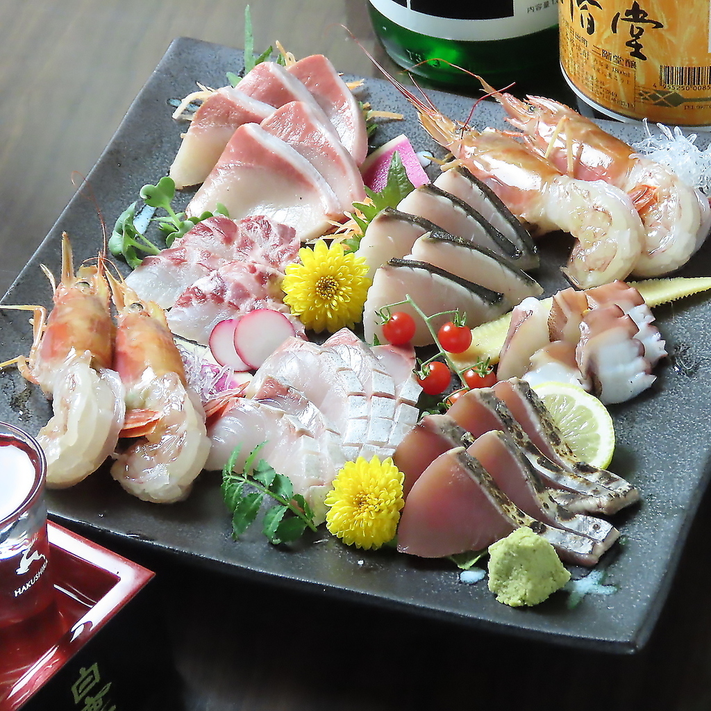 明石漁港などから仕入れた旬の魚は味はもちろん、見た目も華やか♪四季折々の味をお楽しみください！