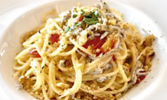 しらすと生トマト、クルミのパスタ
