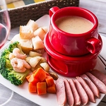 【完全個室完備】舌の上でとろける♪至極の肉料理の数々を堪能できる肉バル♪