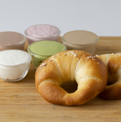 塩バターパン　ディップして食べる「クリームパン」