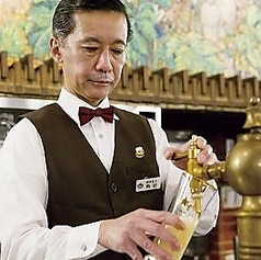 生ビールの注ぎ手角谷収