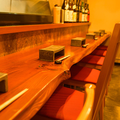 カウンターはおひとりでもご利用しやすくしております。