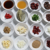 当店では、美肌やダイエット効果が期待されているカプサイシンを含む唐辛子をふんだんに使ったメニューを多数ご用意しています。