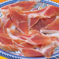 料理メニュー写真 スペイン王室御用達イベリコ豚の生ハム（ドングリ飼育3年熟成）